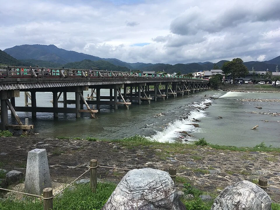 從桂川眺望渡月橋