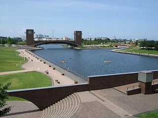 富山富岩運河環水公園
